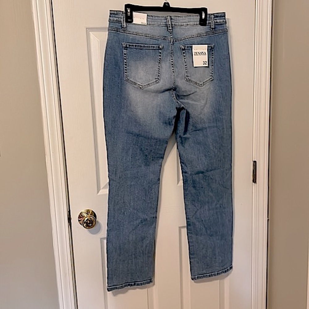 Zenana High Rise Straight Leg Jeans, size 32